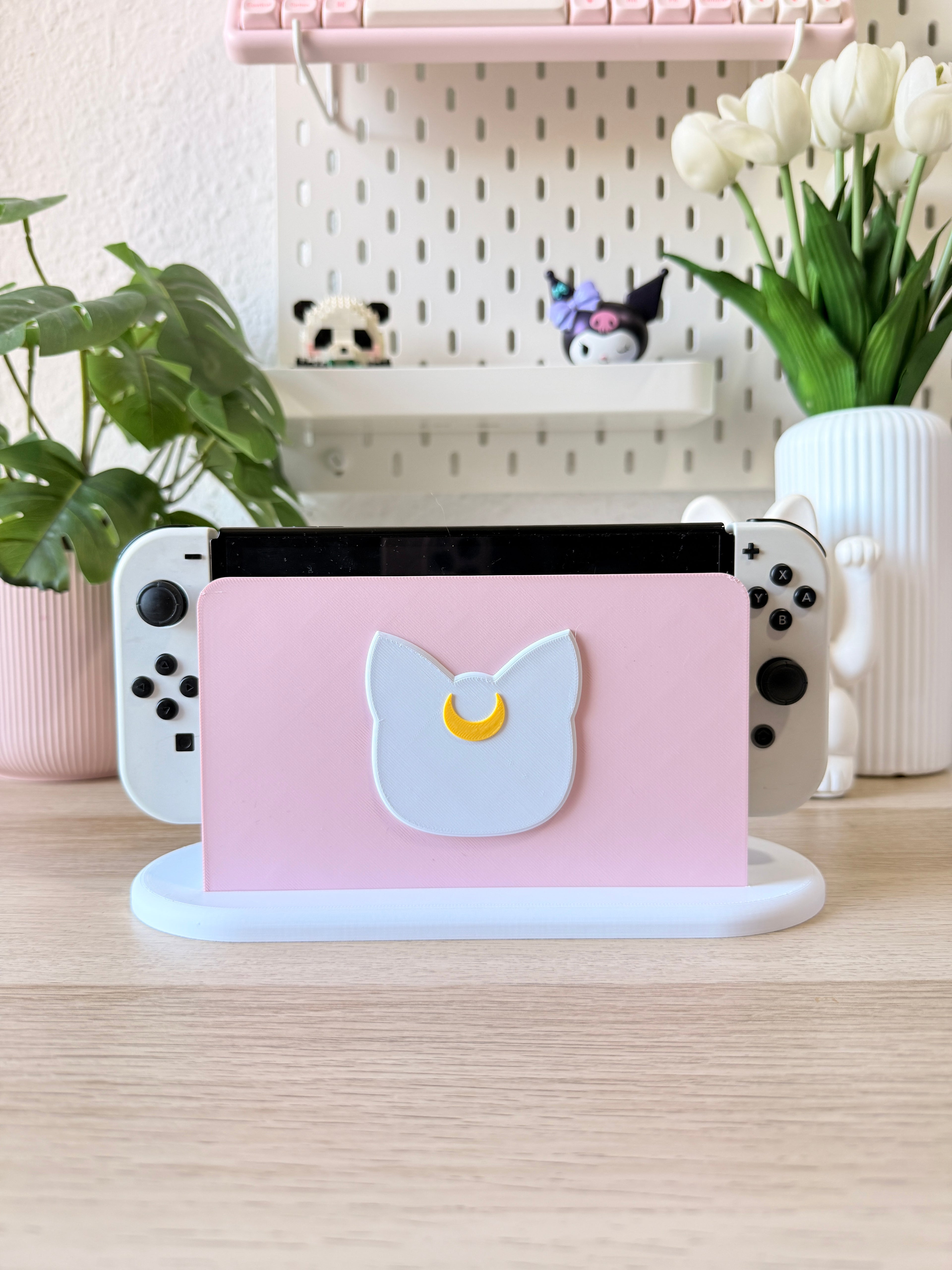 White Magical Cat - Switch Dock Cover